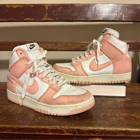 NIKE Women's Dunk High 1985 Hi Top Sneakers Arctic Orange White Basketball Shoes - Picture 2 of 14